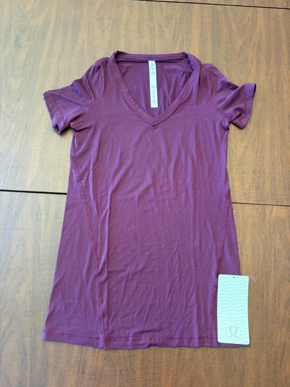 lululemon athletica Ribbed V-Neck Short Sleeve Tee - Plum